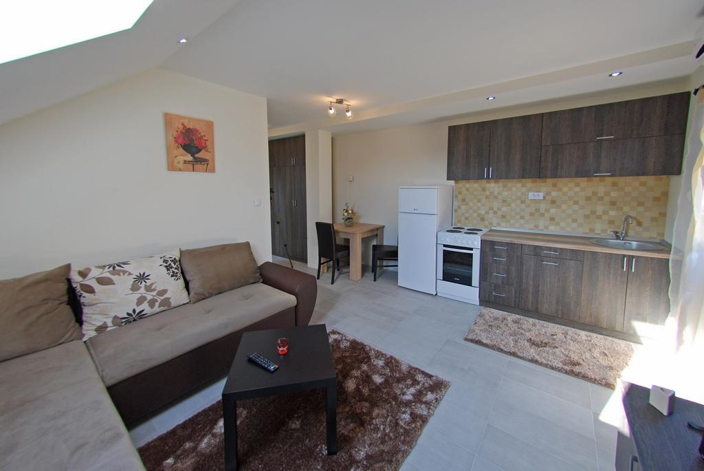 Franstal Apartments Белград Номер фото